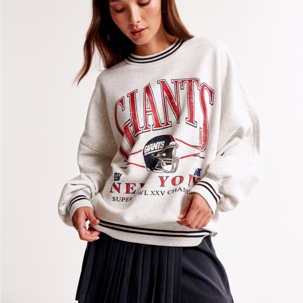 Abercrombie & Fitch Gray Giants Sweatshirt